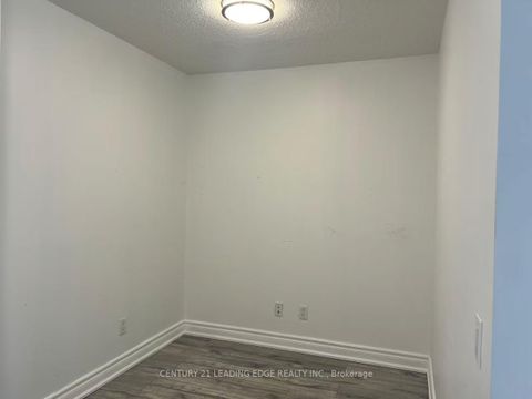 Photo 11 at 913 - 10 Northtown Way, Willowdale East, Toronto