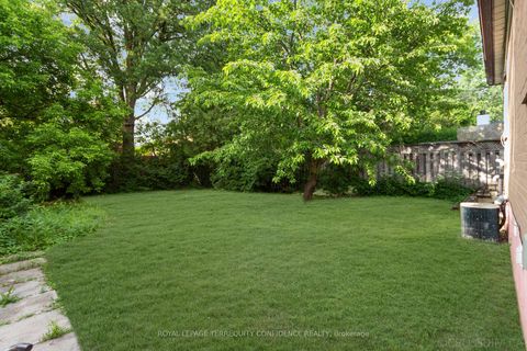 Photo 1 at 334 Moore Park Avenue, Newtonbrook West, Toronto