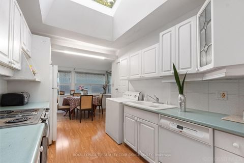 Photo 7 at 334 Moore Park Avenue, Newtonbrook West, Toronto