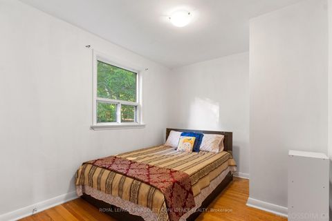 Photo 10 at 334 Moore Park Avenue, Newtonbrook West, Toronto