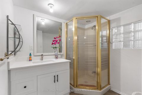 Photo 19 at 334 Moore Park Avenue, Newtonbrook West, Toronto
