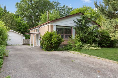Photo 23 at 334 Moore Park Avenue, Newtonbrook West, Toronto