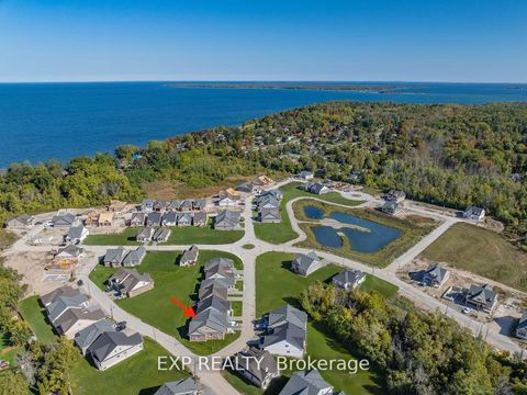 Photo 1 at 4 Palmira Drive, Sutton & Jackson's Point, Georgina