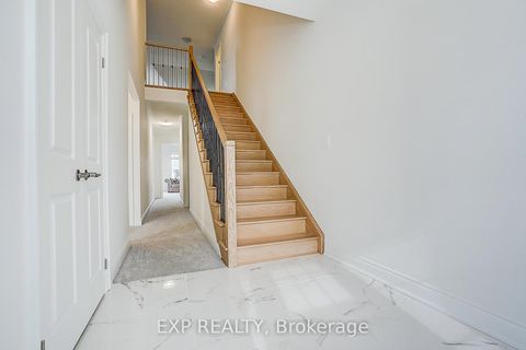 Photo 2 at 4 Palmira Drive, Sutton & Jackson's Point, Georgina