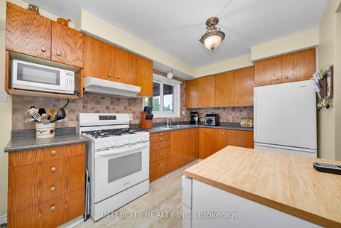 Photo 12 at 48 Goldsboro Road, Humber Summit, Toronto