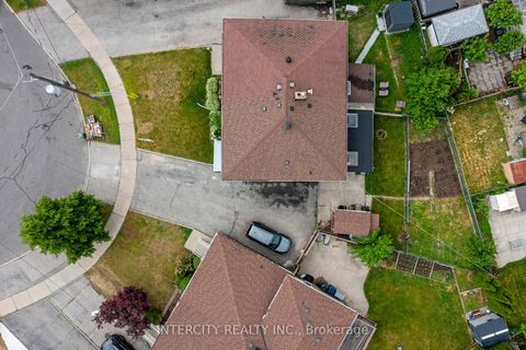 Photo 33 at 48 Goldsboro Road, Humber Summit, Toronto
