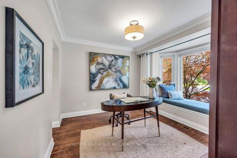 Photo 3 at 38 Edgemore Drive, Queensway, Toronto