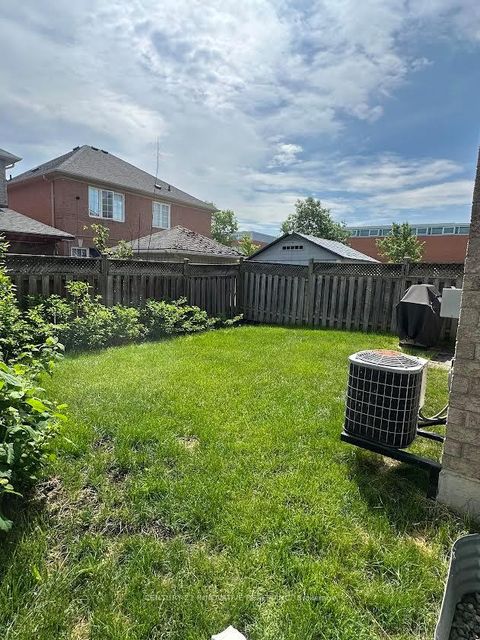 Photo 2 at 4 Pogonia Street, Rouge E11, Toronto