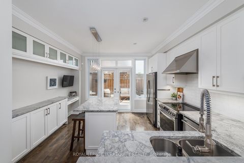 Photo 10 at 69 Lobo Mews, City Centre West, Toronto