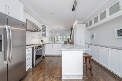 Photo 14 at 69 Lobo Mews, City Centre West, Toronto