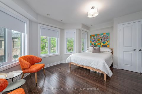 Photo 31 at 69 Lobo Mews, City Centre West, Toronto