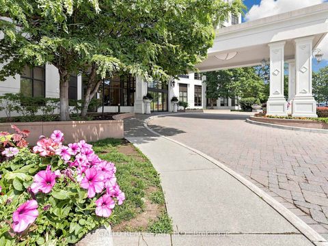 Photo 3 at 1407 - 9225 Jane Street N, Maple, Vaughan