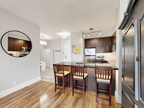 Photo 15 at 1407 - 9225 Jane Street N, Maple, Vaughan