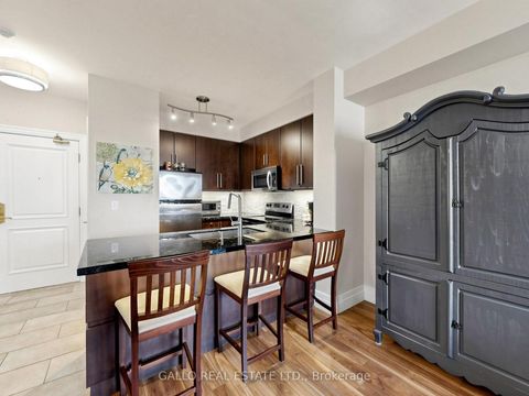 Photo 16 at 1407 - 9225 Jane Street N, Maple, Vaughan
