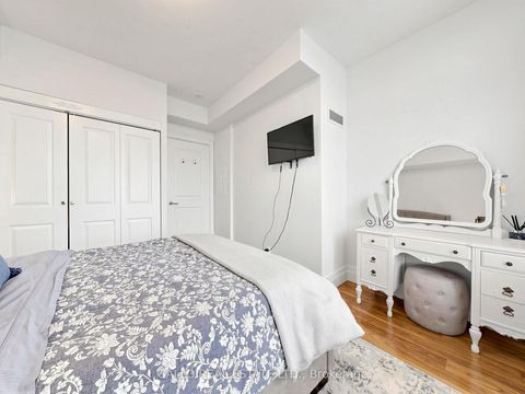 Photo 27 at 1407 - 9225 Jane Street N, Maple, Vaughan