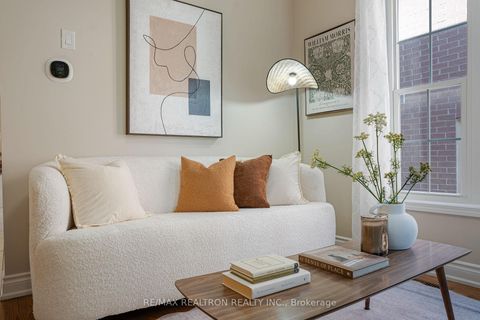 Photo 7 at 14 Pinoak Street, Rouge E11, Toronto
