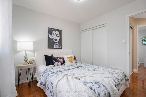 Photo 20 at 14 Pinoak Street, Rouge E11, Toronto