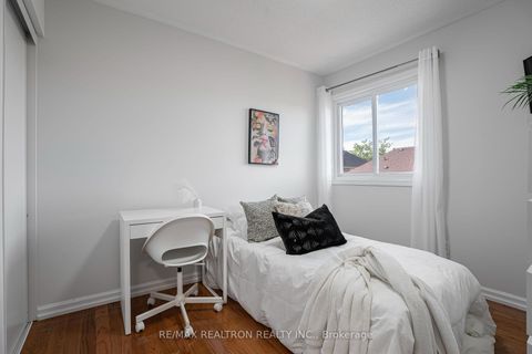 Photo 21 at 14 Pinoak Street, Rouge E11, Toronto