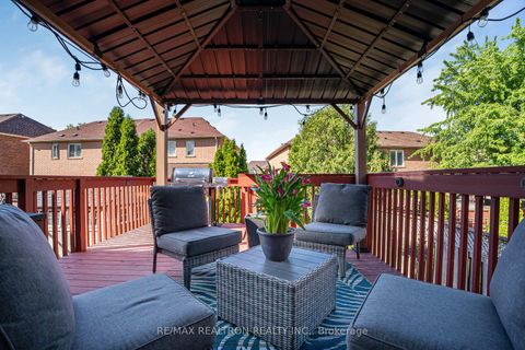 Photo 34 at 14 Pinoak Street, Rouge E11, Toronto