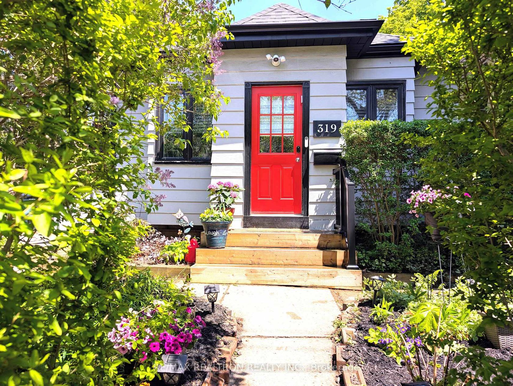 319 Wychwood Avenue, Cedarvale, Toronto photo number 2