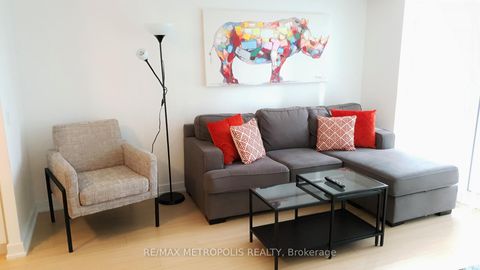 Photo 2 at 526 - 85 Queens Wharf Road, Waterfront Communities C1, Toronto