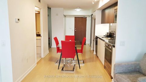 Photo 3 at 526 - 85 Queens Wharf Road, Waterfront Communities C1, Toronto
