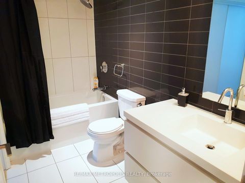 Photo 6 at 526 - 85 Queens Wharf Road, Waterfront Communities C1, Toronto
