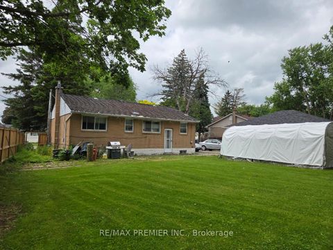 Photo 2 at 15 Fran Drive, West Woodbridge, Vaughan