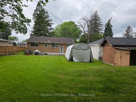 Photo 3 at 15 Fran Drive, West Woodbridge, Vaughan
