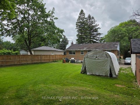 Photo 4 at 15 Fran Drive, West Woodbridge, Vaughan
