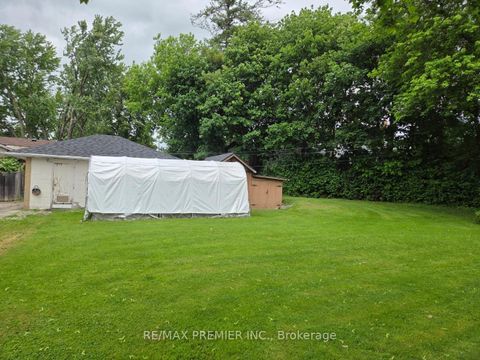 Photo 5 at 15 Fran Drive, West Woodbridge, Vaughan