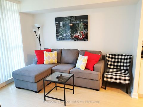 Photo 2 at 312 - 85 Queens Wharf Road, Waterfront Communities C1, Toronto