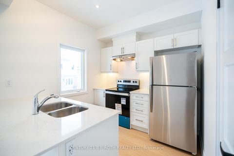 Photo 1 at 236 Prince William Way, Shore, Barrie