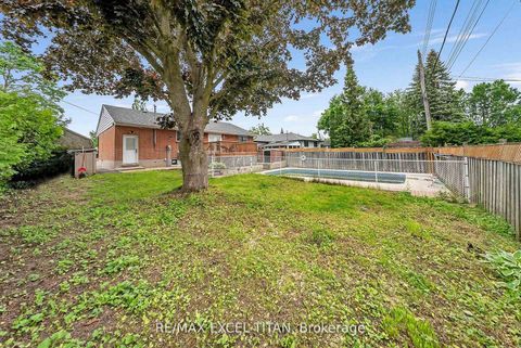 Photo 2 at 66 Marion Crescent, Wellington, Barrie