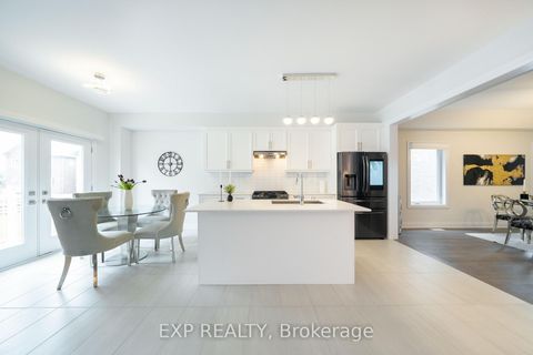 Photo 11 at 114 Seguin Street, Oak Ridges, Richmond Hill