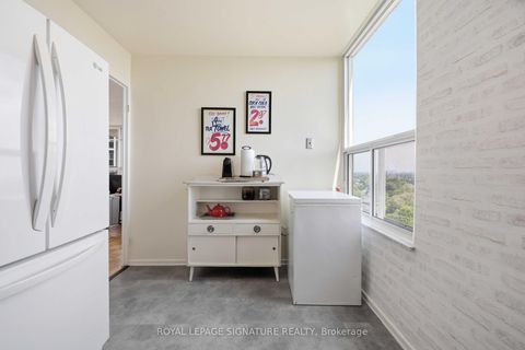 Photo 16 at 1502 - 980 Broadview Avenue, Broadview North, Toronto