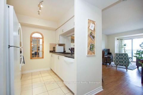 Photo 9 at 722 - 18 Mondeo Drive, Dorset Park, Toronto