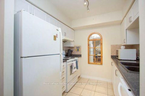Photo 10 at 722 - 18 Mondeo Drive, Dorset Park, Toronto
