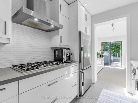 Photo 9 at 303 Belsize Drive, Mount Pleasant East, Toronto
