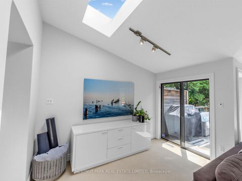 Photo 10 at 303 Belsize Drive, Mount Pleasant East, Toronto