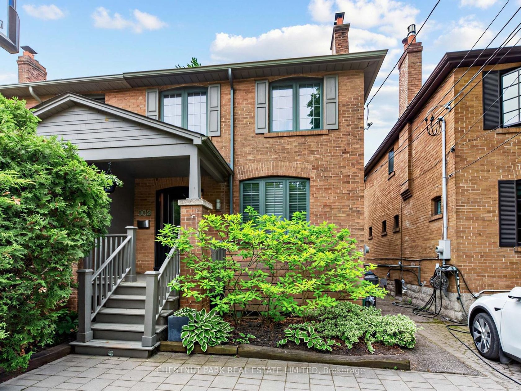 303 Belsize Drive, Mount Pleasant East, Toronto photo number 2