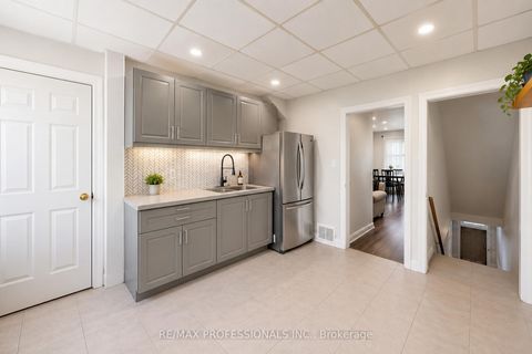 Photo 12 at 2 Muir Avenue, Dufferin Grove, Toronto