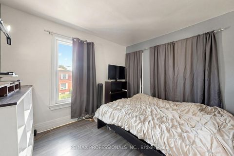 Photo 18 at 2 Muir Avenue, Dufferin Grove, Toronto
