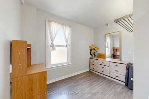 Photo 20 at 2 Muir Avenue, Dufferin Grove, Toronto