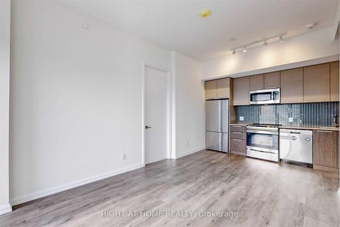 Photo 7 at 611 - 4208 Dundas Street W, Humber Valley, Toronto