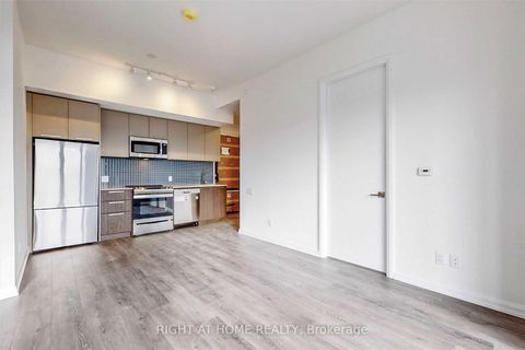 Photo 9 at 611 - 4208 Dundas Street W, Humber Valley, Toronto