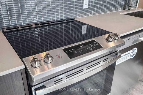 Photo 13 at 611 - 4208 Dundas Street W, Humber Valley, Toronto