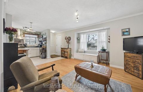 Photo 10 at 154 Admiral Road, South East, Ajax