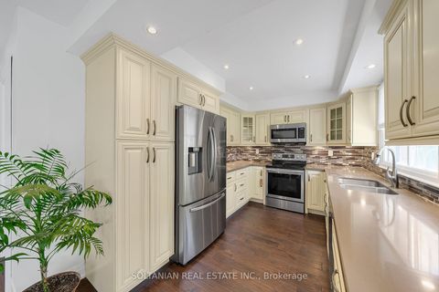 Photo 11 at 12 Dorian Place, Uplands, Vaughan