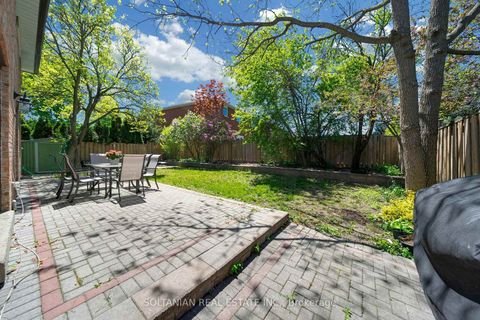 Photo 34 at 12 Dorian Place, Uplands, Vaughan
